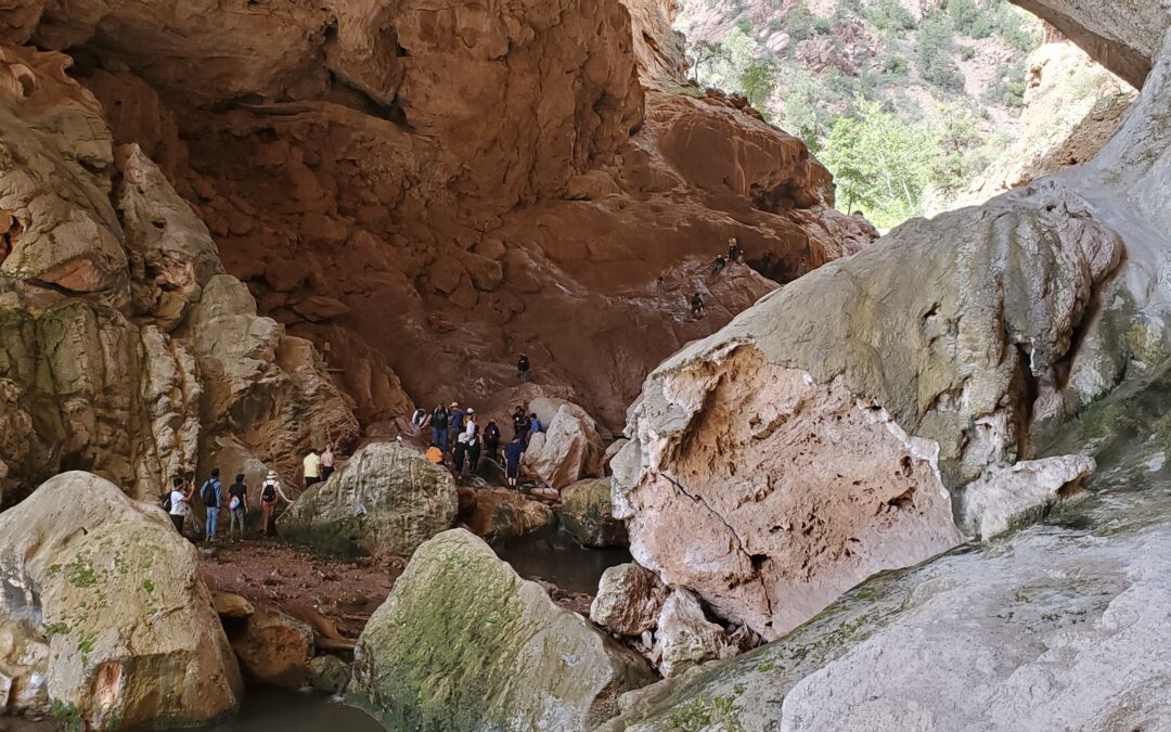 International Students Club ASU taking students hiking up North